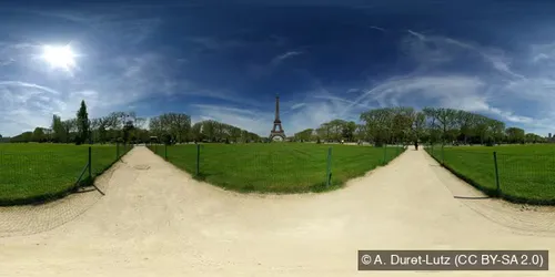 Champ de Mars in Paris, Station 2 auf dem selbstgeführten Stadtrundgang