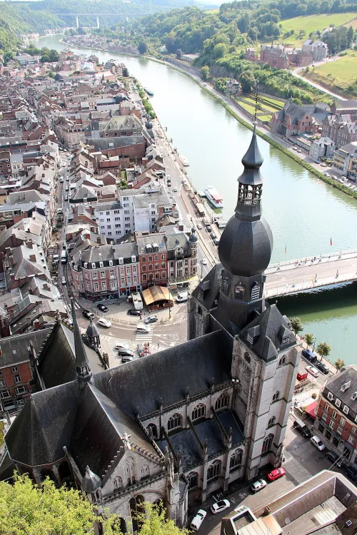 Stiftskirche Notre-Dame de Dinant, Station 3 auf dem selbstgeführten Stadtrundgang