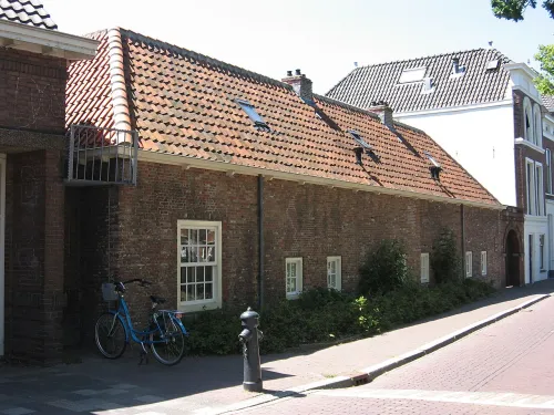 Klaeuwshofje in Delft, Station 7 auf dem selbstgeführten Stadtrundgang