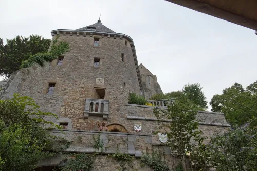 Logis Tiphaine de Raguenel in Mont-Saint-Michel, Station 3 auf dem selbstgeführten Stadtrundgang