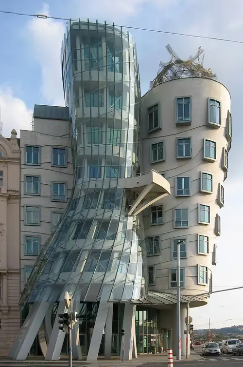 Tanzendes Haus in Prag, Station 17 auf dem selbstgeführten Stadtrundgang
