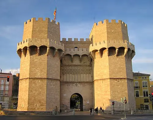 Serrano-Türme in Valencia, Station 1 auf dem selbstgeführten Stadtrundgang
