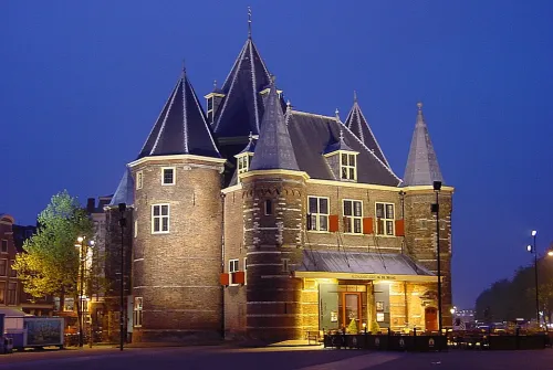 De Waag in Amsterdam, Station 11 auf dem selbstgeführten Stadtrundgang
