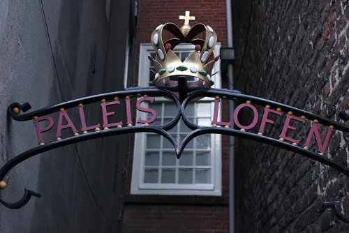Paleis Lofen in Utrecht, stop 3 on the self-guided walking tour