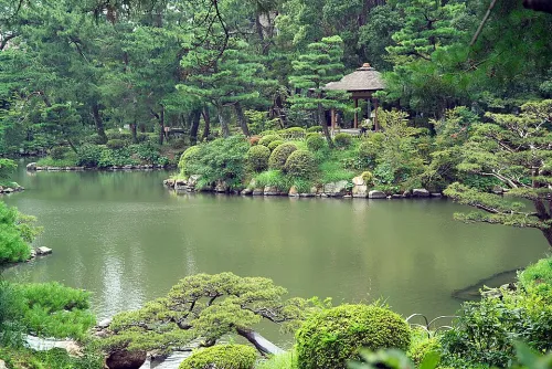 Shukkei-en in Hiroshima, Station 1 auf dem selbstgeführten Stadtrundgang