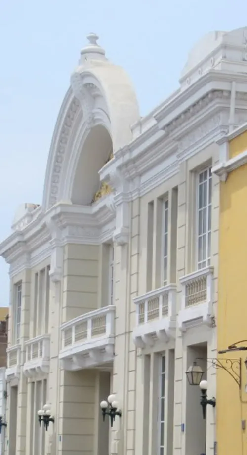 Teatro Municipal de Trujillo, stop 5 on the self-guided walking tour