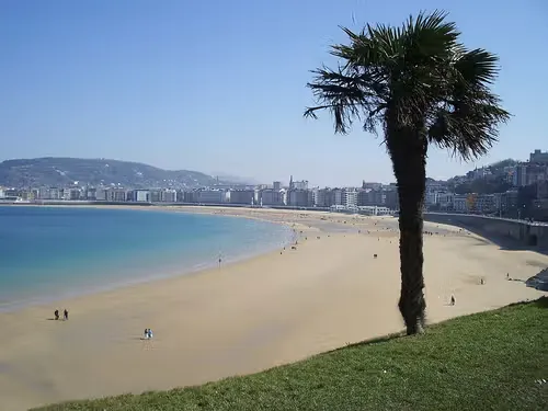 Strand von La Concha in San Sebastián, Station 2 auf dem selbstgeführten Stadtrundgang