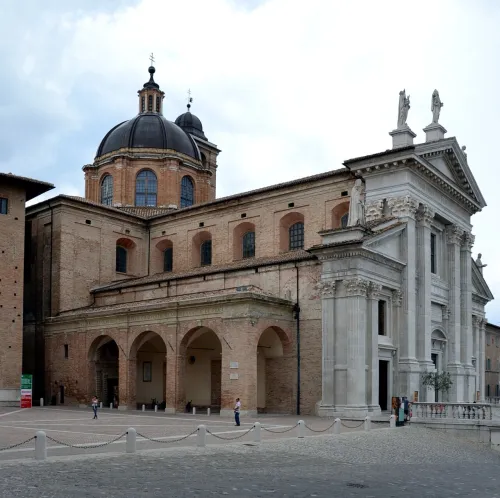 Dom von Urbino, Station 5 auf dem selbstgeführten Stadtrundgang