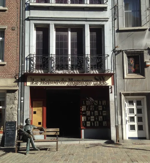 Maison de Monsieur Sax in Dinant, Station 4 auf dem selbstgeführten Stadtrundgang