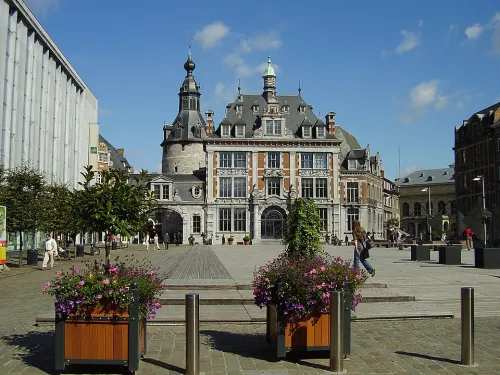 Place d'Armes in Namur, Station 1 auf dem selbstgeführten Stadtrundgang