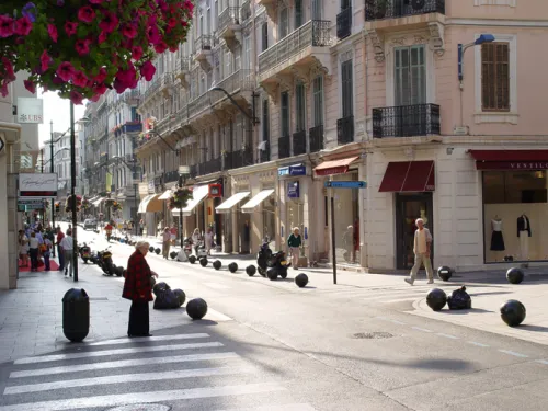 Rue d'Antibes in Cannes, Station 2 auf dem selbstgeführten Stadtrundgang