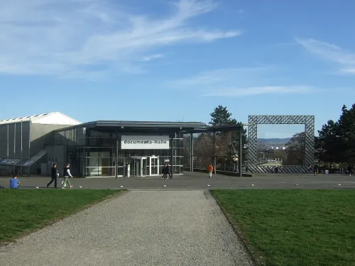 Documenta-Halle in Kassel, Station 3 auf dem selbstgeführten Stadtrundgang