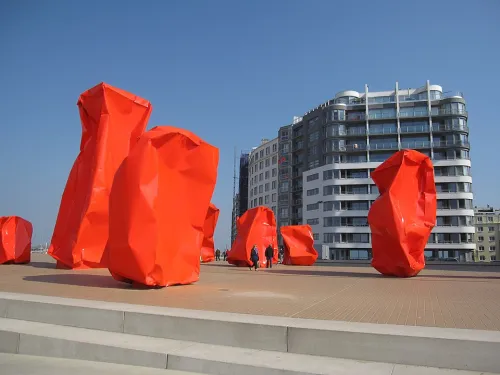 Rock Strangers Sculptures in Ostend, stop 8 on the self-guided walking tour