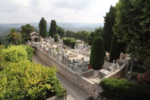 Cemetery of Saint-Paul-de-Vence, stop 6 on the self-guided walking tour
