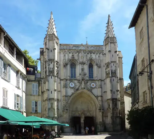 Collégiale Saint-Pierre d'Avignon, Station 6 auf dem selbstgeführten Stadtrundgang