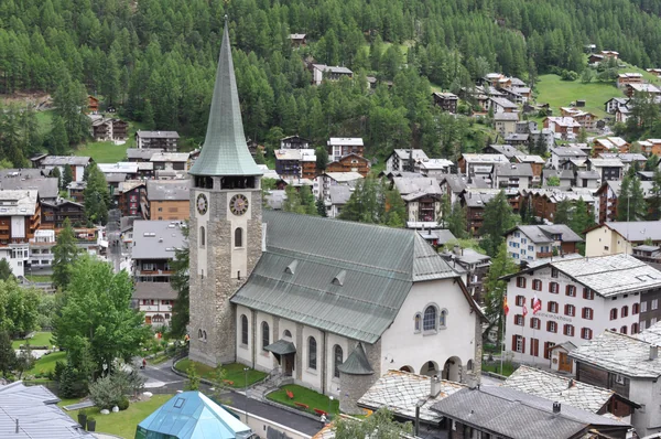 Kirche St. Mauritius in Zermatt, Station 1 auf dem selbstgeführten Stadtrundgang