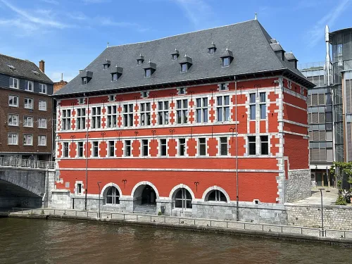 Halle al'Chair in Namur, Station 4 auf dem selbstgeführten Stadtrundgang