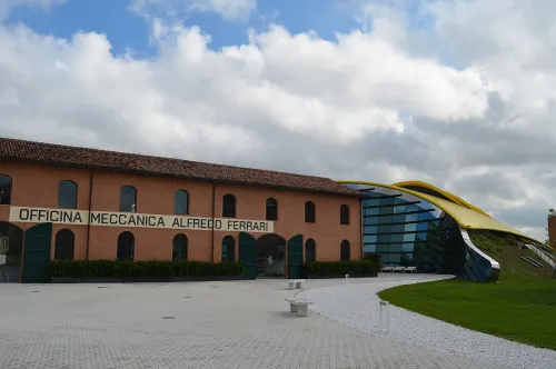 Museo Enzo Ferrari in Modena, Station 8 auf dem selbstgeführten Stadtrundgang