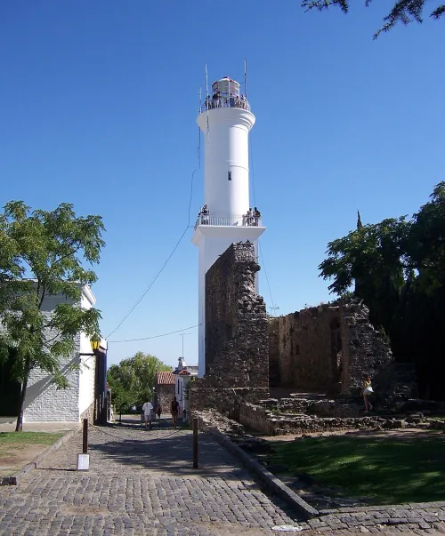 Faro de Colonia del Sacramento, stop 6 on the self-guided walking tour