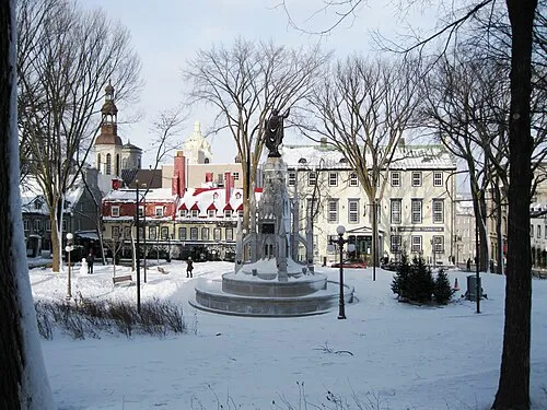 Place d'Armes in Québec, Station 3 auf dem selbstgeführten Stadtrundgang