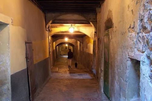Rue Obscure in Villefranche-sur-Mer, Station 3 auf dem selbstgeführten Stadtrundgang