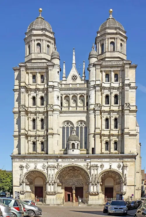 Église Saint-Michel in Dijon, Station 2 auf dem selbstgeführten Stadtrundgang