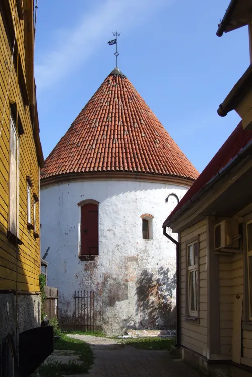 Punane torn in Pärnu, Station 5 auf dem selbstgeführten Stadtrundgang