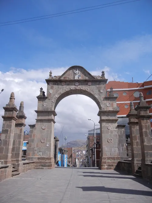 Arco Deústua in Puno, Station 2 auf dem selbstgeführten Stadtrundgang