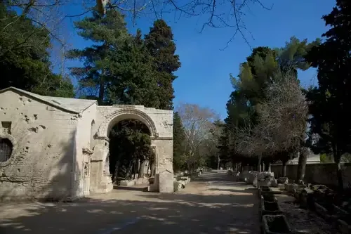 Die Alyscamps in Arles, Station 3 auf dem selbstgeführten Stadtrundgang