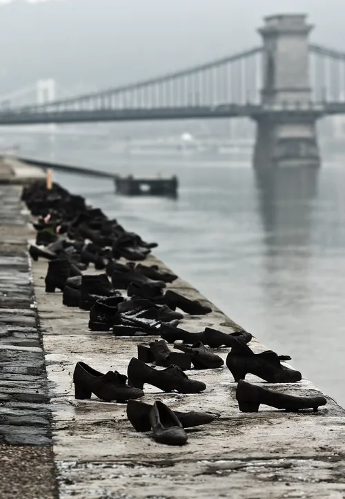 Schuhe am Donauufer in Budapest, Station 5 auf dem selbstgeführten Stadtrundgang
