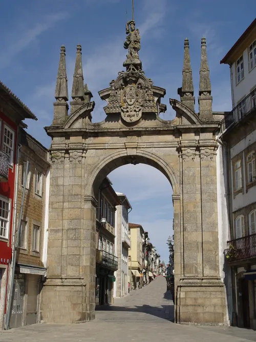 Arco da Porta Nova in Braga, stop 2 on the self-guided walking tour