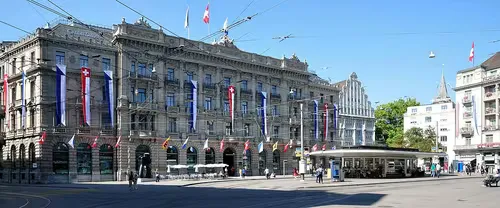 Paradeplatz in Zürich, Station 8 auf dem selbstgeführten Stadtrundgang