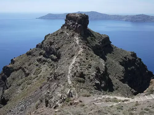 Skaros-Felsen in Santorin, Station 2 auf dem selbstgeführten Stadtrundgang