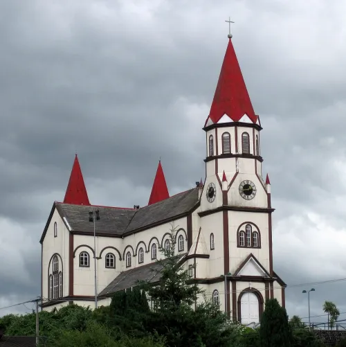 Kirche des Heiligen Herzens Jesu in Puerto Varas, Station 1 auf dem selbstgeführten Stadtrundgang