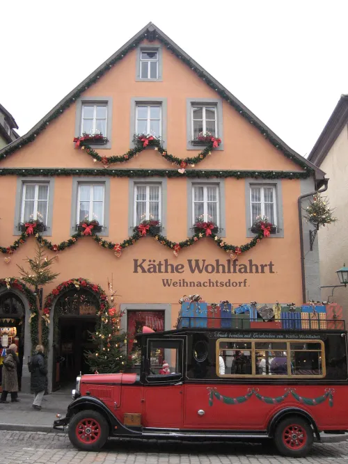Käthe Wohlfahrt Weihnachtsdorf in Rothenburg ob der Tauber, Station 7 auf dem selbstgeführten Stadtrundgang