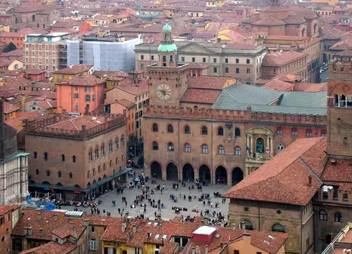 Piazza Maggiore in Bologna, Station 1 auf dem selbstgeführten Stadtrundgang