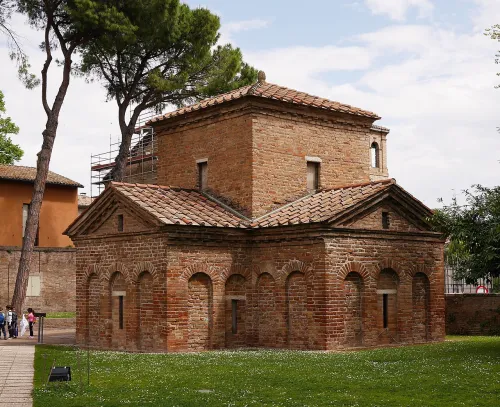 Mausoleum der Galla Placidia in Ravenna, Station 3 auf dem selbstgeführten Stadtrundgang