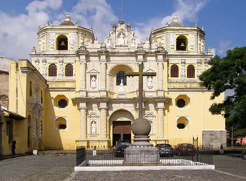 Iglesia de La Merced in Antigua Guatemala, Station 5 auf dem selbstgeführten Stadtrundgang