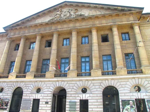 Hôtel de ville de Neuchâtel in Neuenburg, Station 4 auf dem selbstgeführten Stadtrundgang