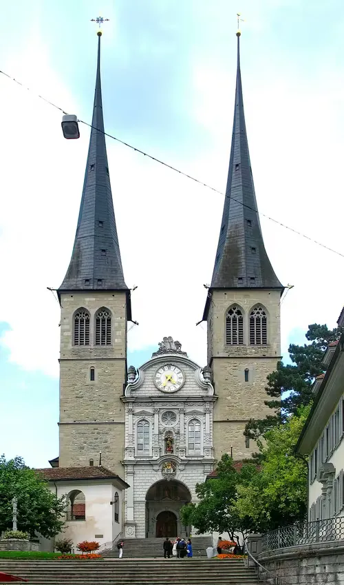 St. Leodegar im Hof in Luzern, Station 12 auf dem selbstgeführten Stadtrundgang
