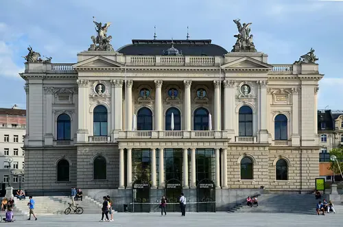 Opernhaus Zürich, Station 11 auf dem selbstgeführten Stadtrundgang