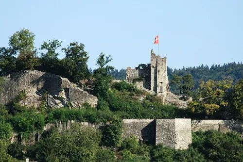 Ruine Stein in Baden, Station 1 auf dem selbstgeführten Stadtrundgang
