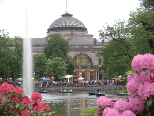 Kurpark Wiesbaden, Station 2 auf dem selbstgeführten Stadtrundgang