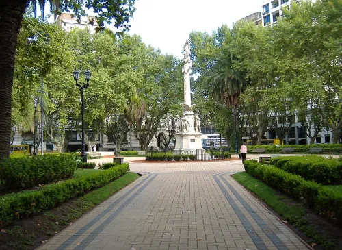 Plaza 25 de mayo in Rosario, Station 1 auf dem selbstgeführten Stadtrundgang