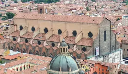 Basilika San Petronio in Bologna, Station 2 auf dem selbstgeführten Stadtrundgang