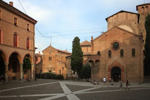 Basilika Santo Stefano in Bologna, Station 5 auf dem selbstgeführten Stadtrundgang