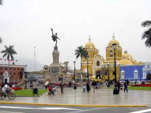 Plaza de Armas de Trujillo, stop 1 on the self-guided walking tour