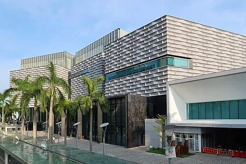 Hong Kong Museum of Art, stop 4 on the self-guided walking tour