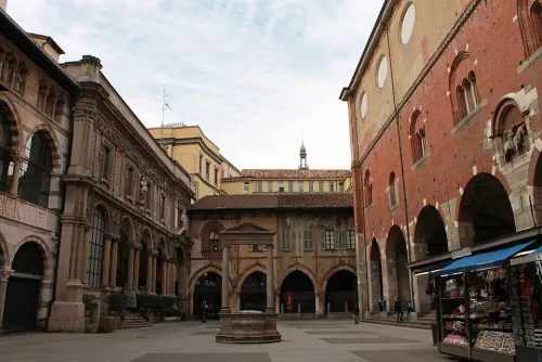 Piazza dei Mercanti in Milan, stop 10 on the self-guided walking tour