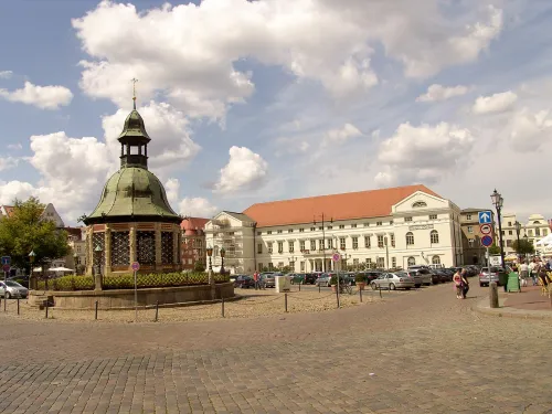 Marktplatz in Wismar, stop 1 on the self-guided walking tour